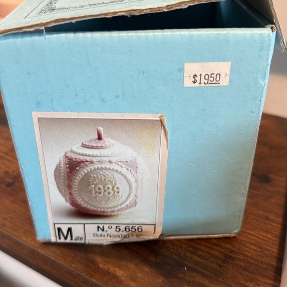 Lladro Bola Navidad Christmas Ornament in Box #5656 Dated 1989 Pink/White Ball - Picture 8 of 8